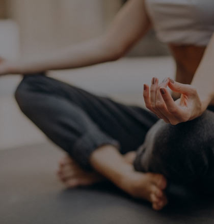 Enhance relaxation and well-being in yoga and wellness studios with the soothing relief of the Bearable back scratcher
